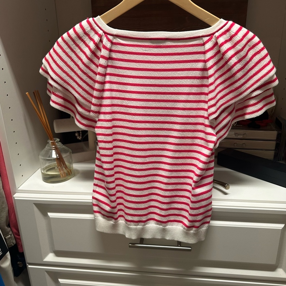 Express Pink and White Flutter Sleeve Fitted Tee - Picture 9 of 9